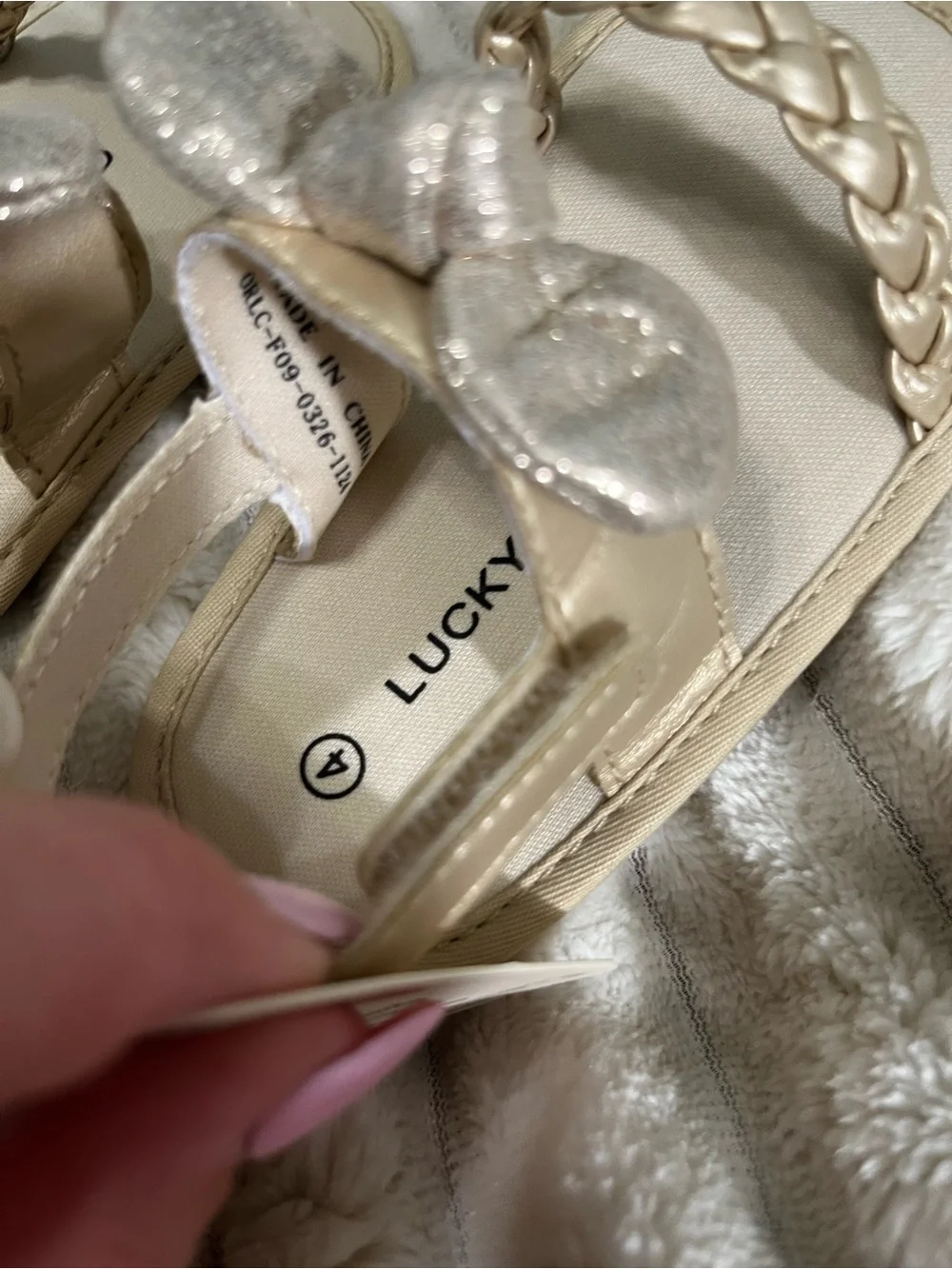 Lucky Brand Girls Metallic Gold Glitter Bow Sandals